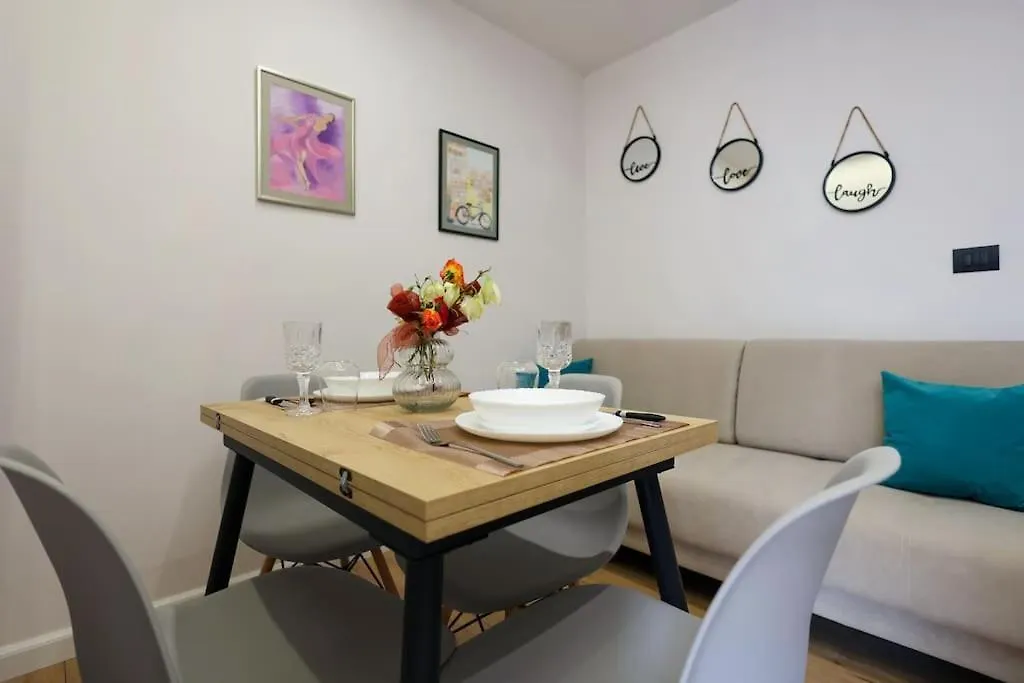 Magda Studio 2 In Berat Centre Apartment