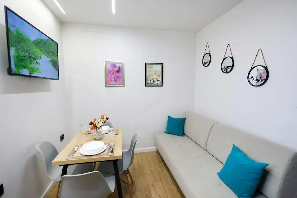 Magda Studio 2 In Berat Centre