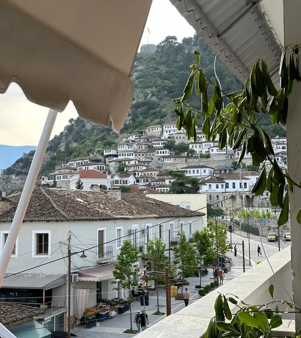 Magda Studio 2 In Berat Centre 0*,